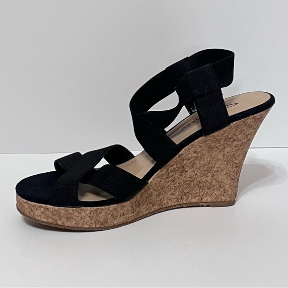 Chinese Laundry Wedge Heel Sandals - Picture 3 of 6